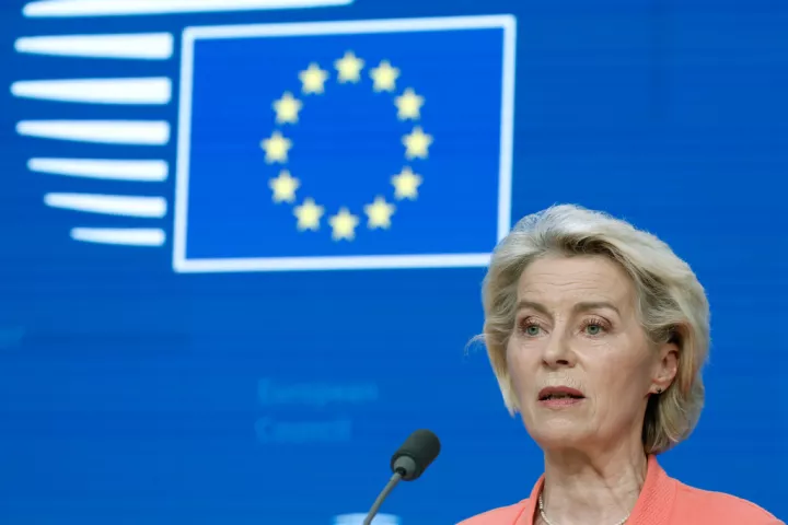Φον ντερ Λάιεν: Έρευνα από την Ευρωπαΐκή Επιτροπή λόγω της άρνησης της να δημοσιεύσει τη συνομιλία με τον Βολοντίμιρ Ζελένσκι