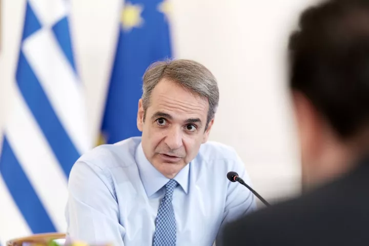 Κρίσιμη σύσκεψη στο Μαξίμου για την ακρίβεια και «συμφωνία κυρίων» με την αγορά