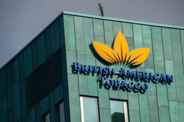 British American Tobacco: Προχωρά σε περικοπές 5.500 θέσεων εργασίας