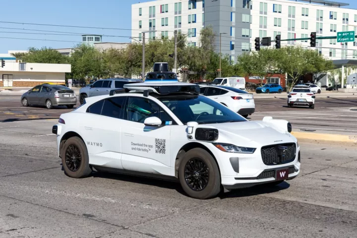 Η Waymo και η Uber χωρίζουν τους δρόμους τους στο Φοίνιξ