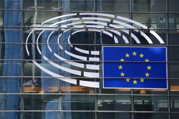 ΕΕ: Πρώτη εκταμίευση 3,9 δισ. ευρώ στην Ουκρανία για αγορά drones