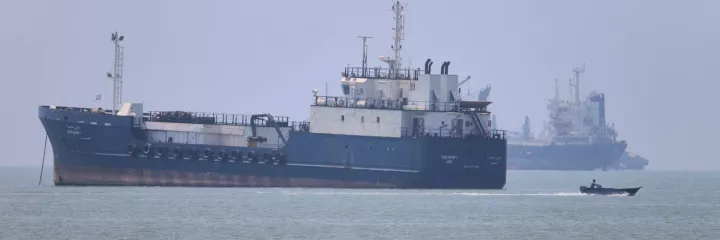 Γιατί το Ιράν δεν μπορεί να επιβάλει διόδια στα Στενά του Ορμούζ 