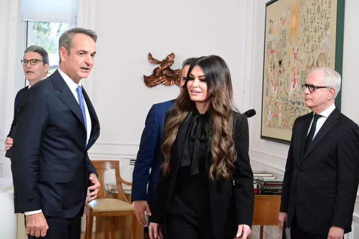 Δείπνο του Κυρ. Μητσοτάκη προς τιμήν της Κίμπερλι Γκίλφοϊλ στο Μέγαρο Μαξίμου