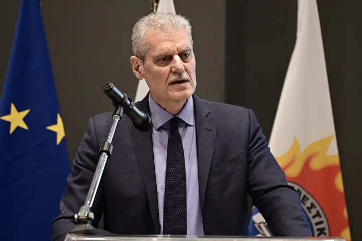 Ευ. Τουρνάς: Πού κατανέμονται σε όλη την Ελλάδα οι 600 νέοι πυροσβέστες