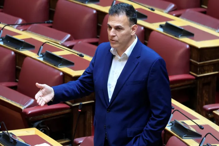 Γ. Καραμέρος: Παραιτήθηκε από βουλευτής του ΣΥΡΙΖΑ - «Υποστήριξα τον Αλ. Τσίπρα από την αρχή»