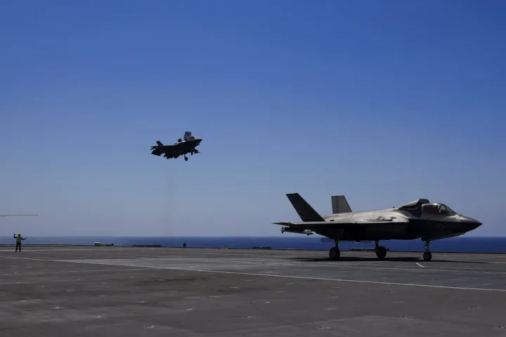 Βρετανικά F-35 αναχαίτισαν ρωσικό αεροσκάφος κοντά σε αεροπλανοφόρο του ΝΑΤΟ στην Αρκτική