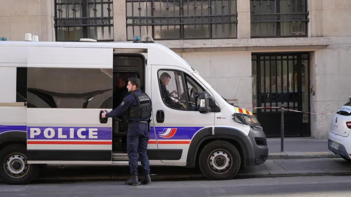 Γαλλία: Κοσμήματα αξίας έως 4 εκατ. ευρώ εκλάπησαν από το μουσείο Lalique (vid)