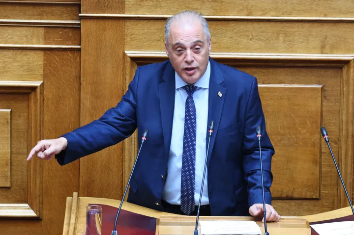 Κ. Βελόπουλος κατά Τσίπρα και Σαμαρά: Είναι άνεργοι πολιτικοί, πού βρίσκουν τα λεφτά για να κάνουν κόμμα; (vid)