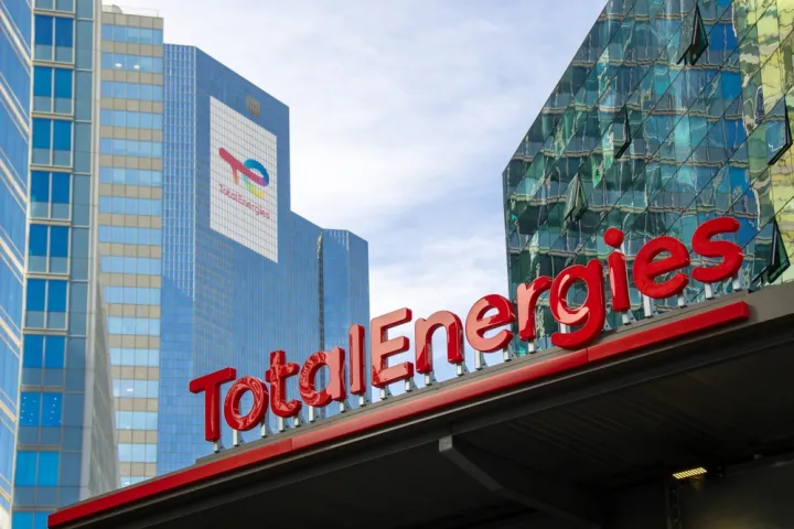 Ο CEO της TotalEnergies συζήτησε στη Συρία την υπογραφή σύμβασης για έρευνες