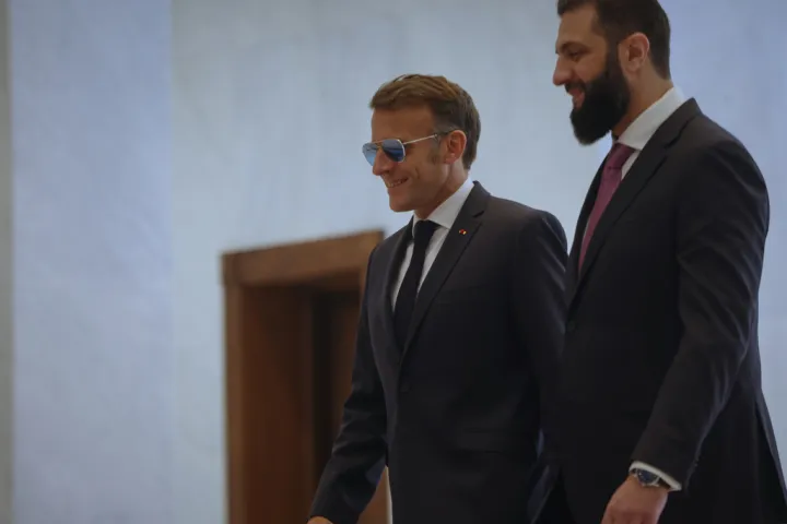 Μακρόν σε αλ Σάρα: Η Γαλλία είναι ένας αξιόπιστος και σταθερός εταίρος της Συρίας