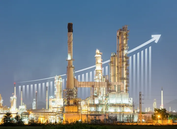 Άνοδος 5,7% για το Brent μετά την απόφαση των ΗΠΑ να ανακαλέσουν την άδεια για το ιρανικό πετρέλαιο