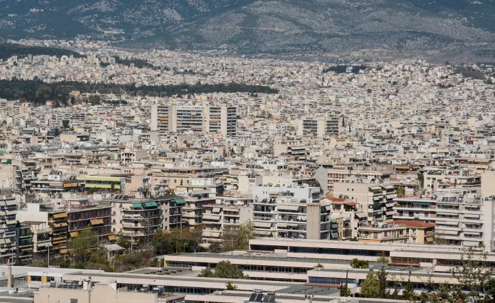 Αναστολή ΦΠΑ και απαλλαγή από φόρο υπεραξίας και το 2027 στα ακίνητα