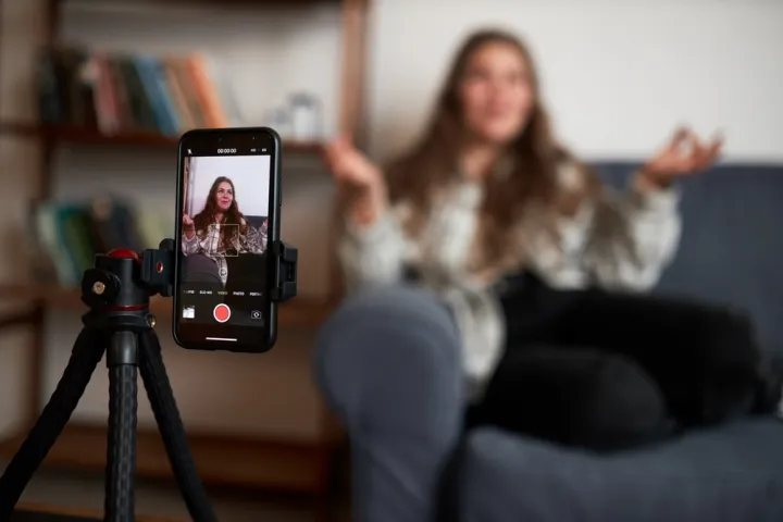 Influencers στο «μικροσκόπιο» της ΑΑΔΕ: Φόρος ακόμη και για giveaways και δωρεάν προϊόντα