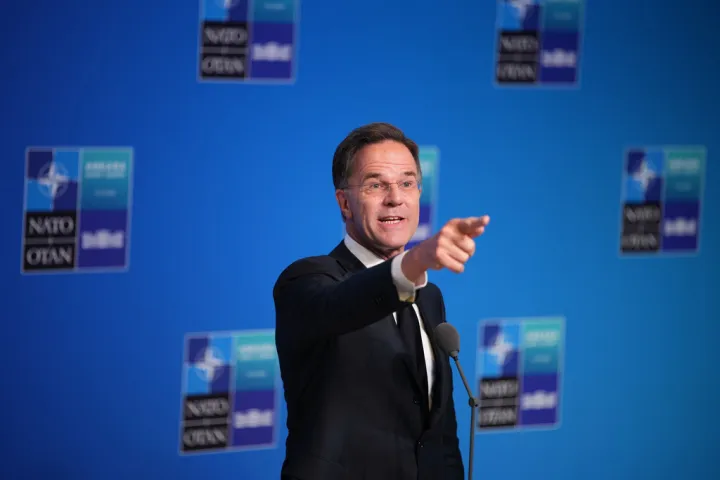 Μήνυμα Ρούτε στον Πούτιν: Μην παίζεις μαζί μας, θα υπερασπιστούμε τις δημοκρατίες μας