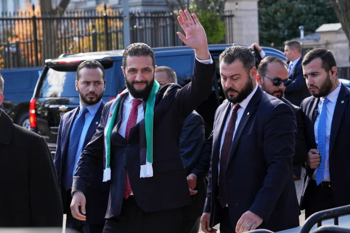 Σύνοδος ΝΑΤΟ: Ο αλ Σαρά έφτασε στην Άγκυρα όπου θα έχει συνάντηση με τον Τραμπ