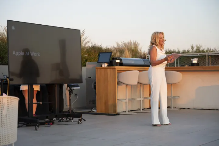Cosmos Business Systems: Τι περιλαμβάνει η νέα συνεργασία με την Apple
