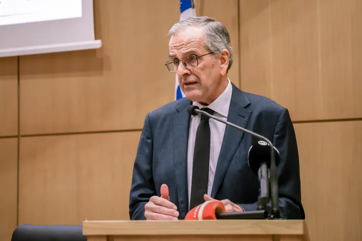 Ας τα βρει με τον εαυτό του