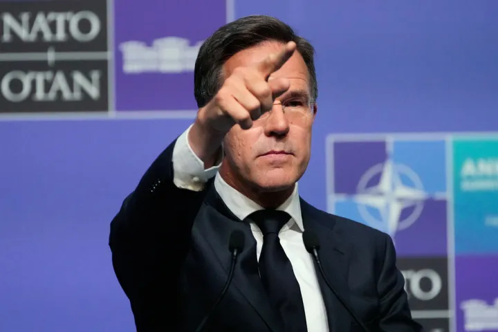 Ο Ρούτε απορρίπτει τις επικρίσεις ότι εξυμνεί τον Τραμπ
