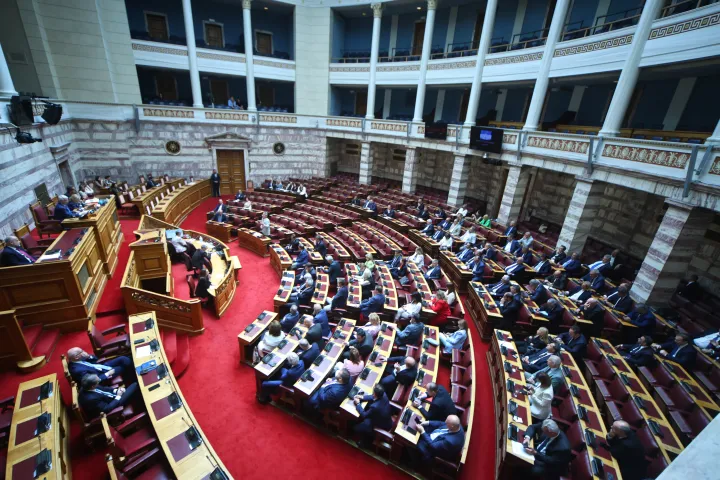 Επιτροπή Αναθεώρησης του Συντάγματος: Ασυμβίβαστο υπουργικού και βουλευτικού αξιώματος