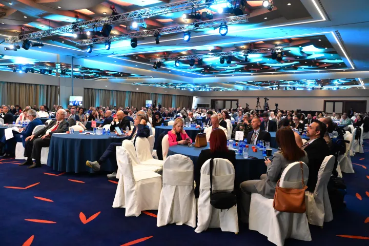 Άμυνα, ΑΙ και διπλωματία στο επίκεντρο της 30ής Συζήτησης Στρογγυλής Τραπέζης με την Ελληνική Κυβέρνηση