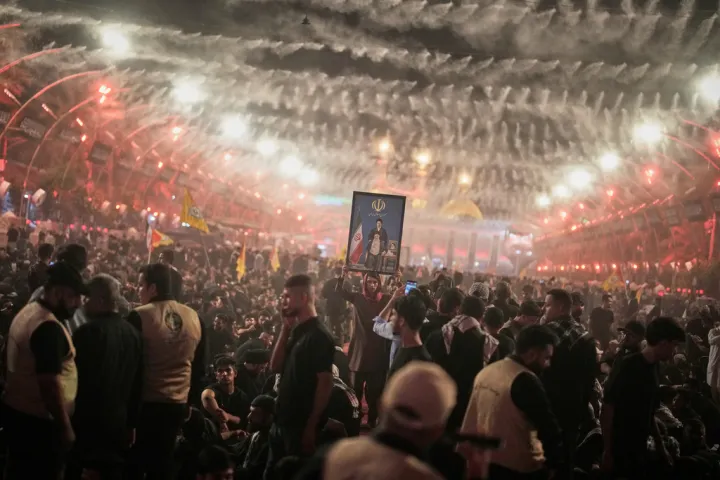 Ενταφιάστηκε στη Μασχάντ ο Αλί Χαμενεΐ - Απών από την ταφή ο γιος και διάδοχός του