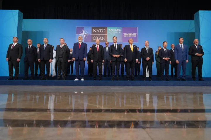 Ο Ερντογάν χάρισε περίστροφα στους ηγέτες του ΝΑΤΟ μετά τη Σύνοδο - Τι θα τα κάνουν