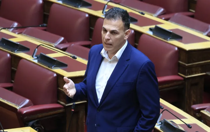 ΣΥΡΙΖΑ: Παραιτήθηκε από το βουλευτικό αξίωμα ο Γ. Καραμέρος