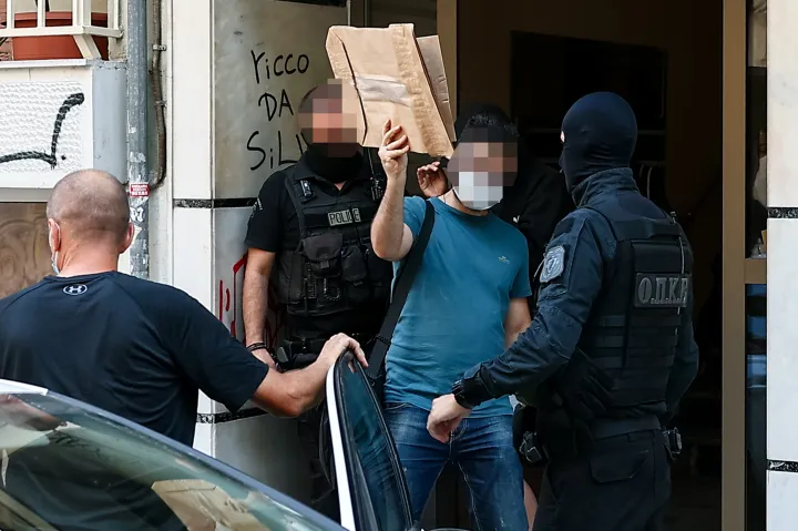 Δύο συλλήψεις για τον εμπρησμό της Marfin το 2010 - Τρεις συλλήψεις για τη δολοφονία της Β. Νέστορα στη Θεσσαλονίκη