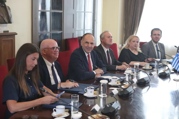 Συνάντηση Γ. Γεραπετρίτη με αντιπροσωπεία του Κογκρέσου: Στο επίκεντρο η στρατηγική σχέση Ελλάδας - ΗΠΑ