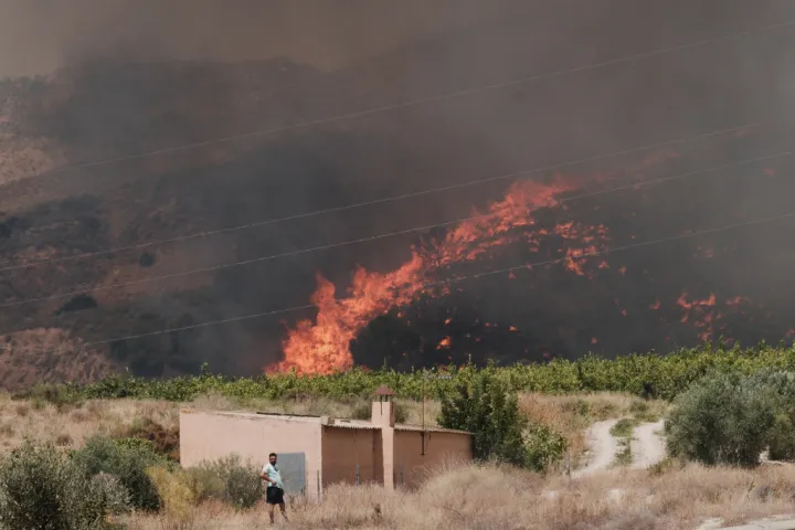 Πύρινη λαίλαπα στην Ισπανία: Τουλάχιστον 12 νεκροί και 23 αγνοούμενοι από την πυρκαγιά στην Αλμερία