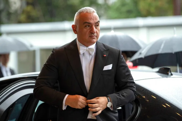 Προκλητικός ο Τούρκος υπουργός Πολιτισμού: «Σύμβολο της Άλωσης» η Αγία Σοφία