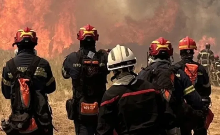 Στα πύρινα μέτωπα της νότιας Γαλλίας οι Έλληνες πυροσβέστες