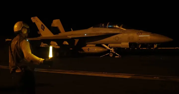 CENTCOM: Χτυπήσαμε 140 στόχους στο Ιράν μετά την επίθεση στα Στενά του Ορμούζ