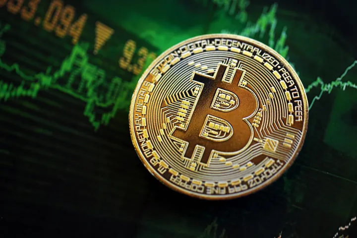 Bitcoin: Αντέχει πάνω από τα 64.000 δολάρια παρά την ανάφλεξη στη Μ. Ανατολή