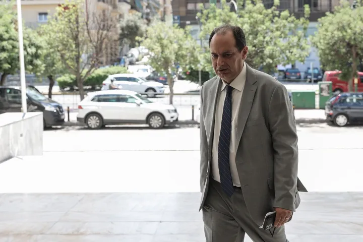 Επιστολή Σπίρτζη σε Κακλαμάνη: Η πολιτική μου αξιοπρέπεια δεν μου επιτρέπει να αποδεχθώ την κοινοβουλευτική έδρα