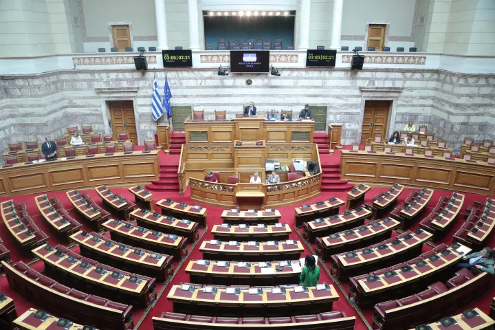 Βουλή: Kατά πλειοψηφία εγκρίθηκε στην Επιτροπή το νομοσχέδιο για την AI Act