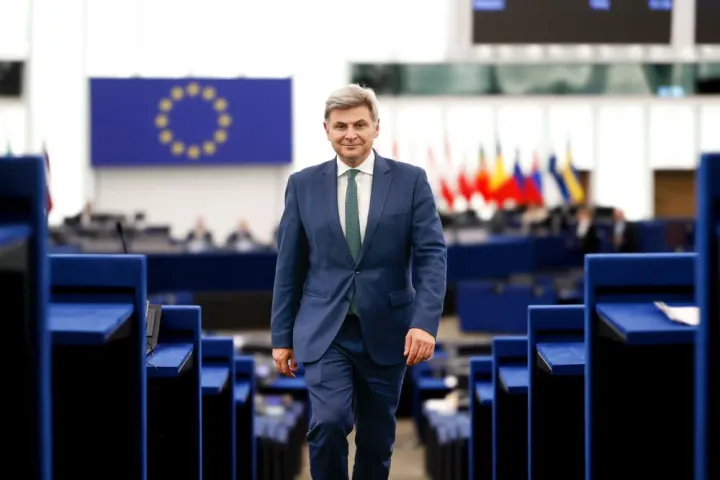 Ν. Φαραντούρης σε Κομισιόν: Καταρτίστε επιχειρησιακό σχέδιο εφαρμογής της ρήτρας αμοιβαίας συνδρομής