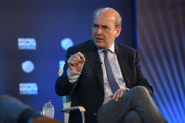 Κ. Χατζηδάκης: Aπό σήμερα οι μειώσεις σε βενζίνη και ντίζελ