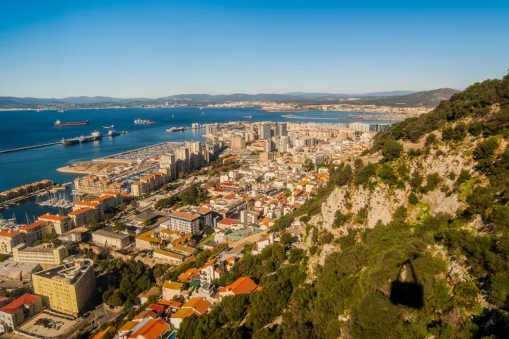 Βρετανία και ΕΕ υπέγραψαν συνθήκη για το Γιβραλτάρ - Τι αλλάζει στις συνοριακές διελεύσεις