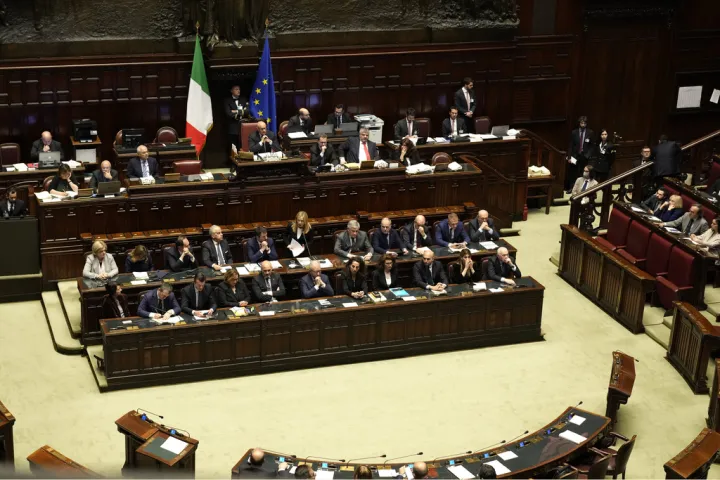 Ιταλία: Απορρίφθηκε τροπολογία της Μελόνι για εκλογική μεταρρύθμιση - Πιέσεις για εκλογές