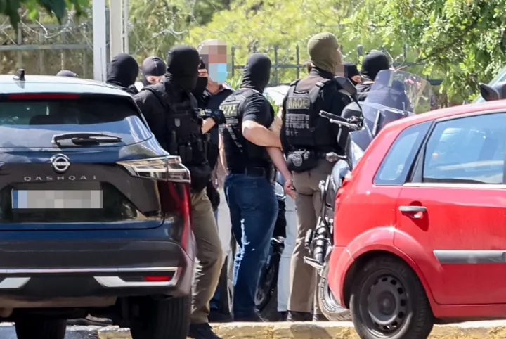 Marfin: Τον αποστολέα του mail ζητά η ανακρίτρια - Το σκεπτικό της προφυλάκισης των δύο 42χρονων