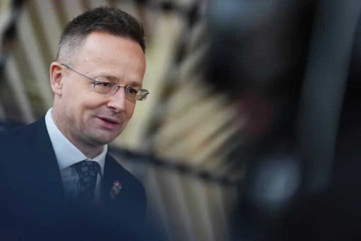 Ουγγαρία: Ο πρώην ΥΠΕΞ Πέτερ Σιγιάρτο παραιτήθηκε από βουλευτής για να εργαστεί στην κινεζική BYD