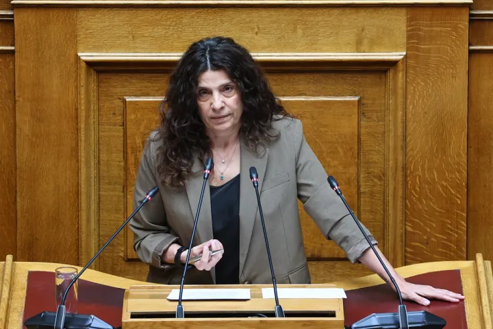 Αποχώρησε από την ΚΟ ΣΥΡΙΖΑ και η Πόπη Τσαπανίδου και ανεξαρτητοποιείται