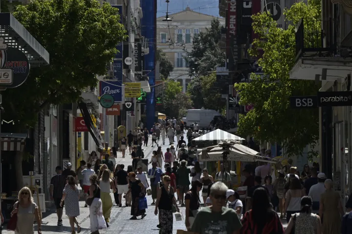 Έρχεται ο πρώτος καύσωνας, στους 40 βαθμούς ο υδράργυρος - Πτώση θερμοκρασίας και βροχές από Τρίτη
