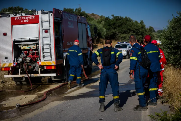 Πυροσβεστική: Τρεις συλλήψεις για εμπρησμούς από πρόθεση σε Αττική και Ηράκλειο Κρήτης