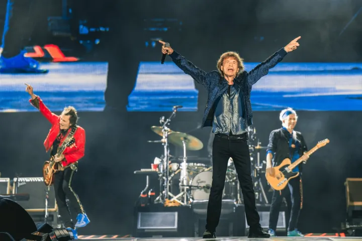 Οι Rolling Stones ισοφαρίζουν τους Beatles με 15ο άλμπουμ στην κορυφή του βρετανικού τσαρτ