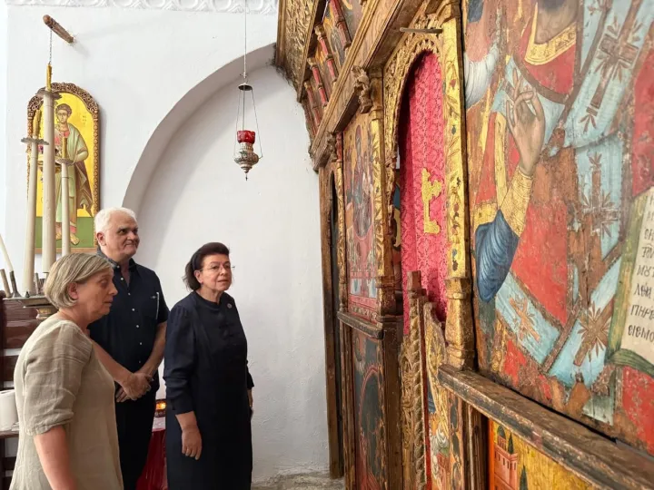 Λ. Μενδώνη: Στην Αμοργό ο ιδιαίτερος τοπικός πολιτισμός και ο κυκλαδίτικος τρόπος ζωής λειτουργούν από την απώτερη αρχαιότητα ως σήμερα (pic)
