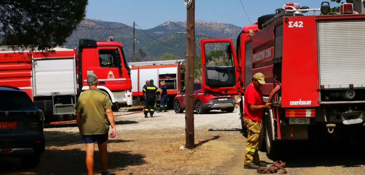 Χωρίς ενεργό μέτωπο η φωτιά στο Άνω Κεράσοβο Αιτωλοακαρνανίας