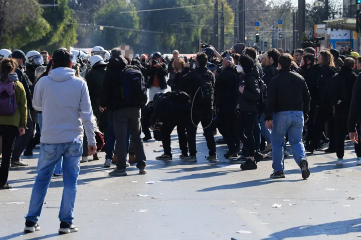 Συνελήφθησαν δύο ύποπτοι για αυτοσχέδιους εκρηκτικούς μηχανισμούς στην πορεία για τα Τέμπη τον Φεβρουάριο