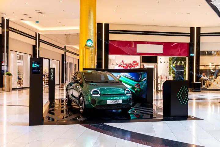 Το νέο Renault Twingo E-Τech electric στο Golden Hall